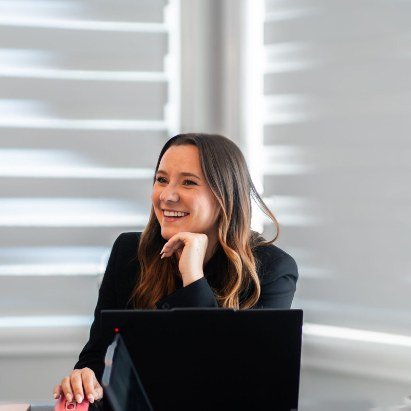 Smith Legal Search consultant at her desk